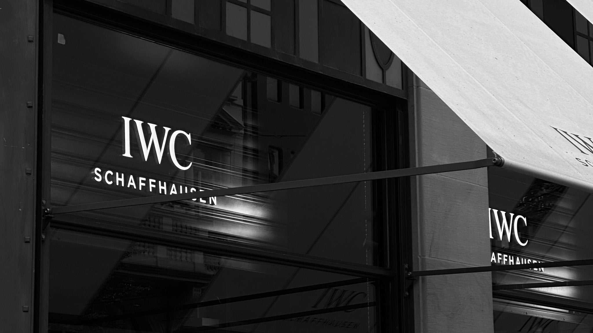 IWC Racing Works: A Custom Navy Sweatshirt as a Cultural Artifact - ILHEMENT