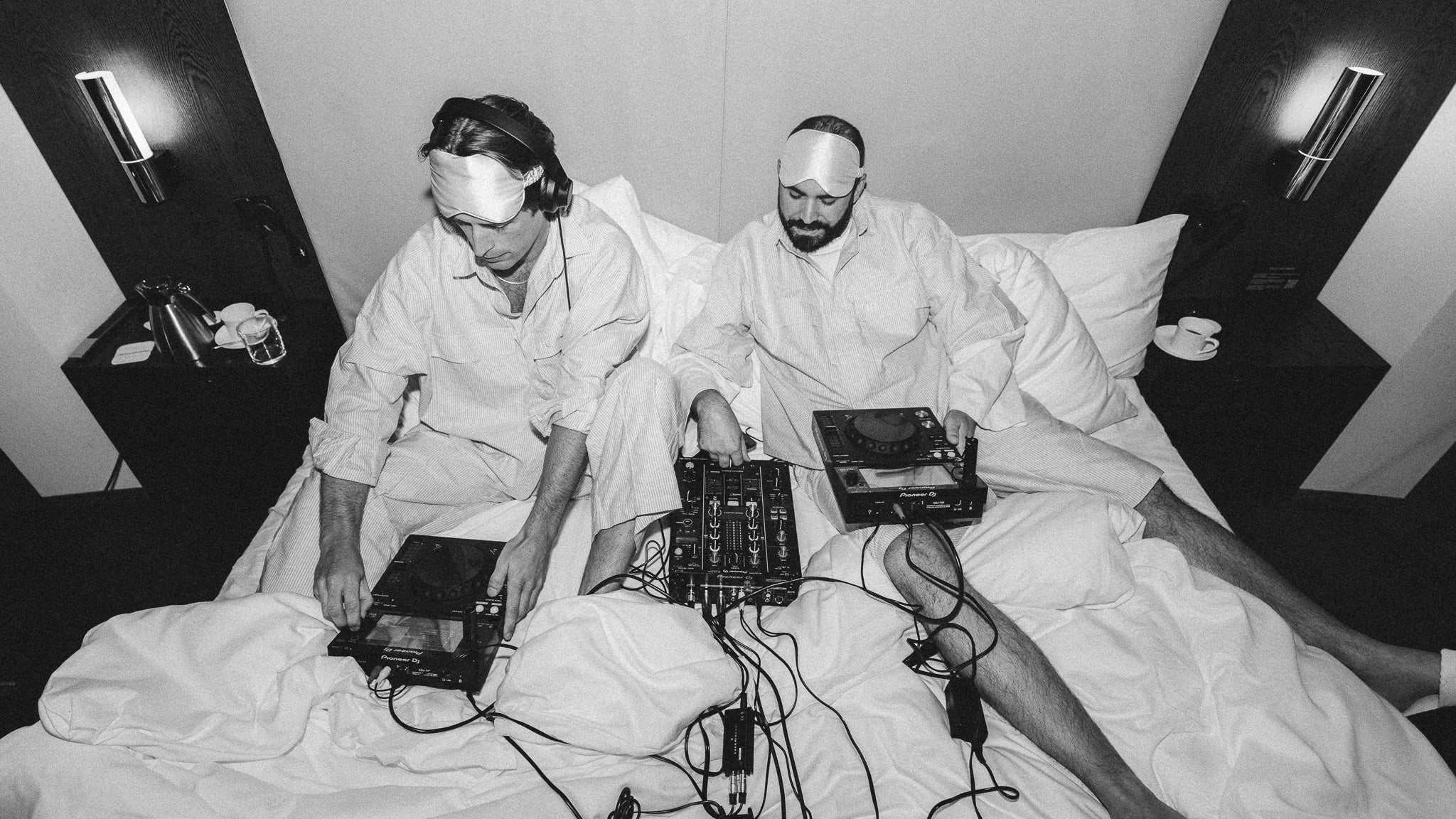 Live from Bed: A Listening Experience with The Dolder Grand - ILHEMENT