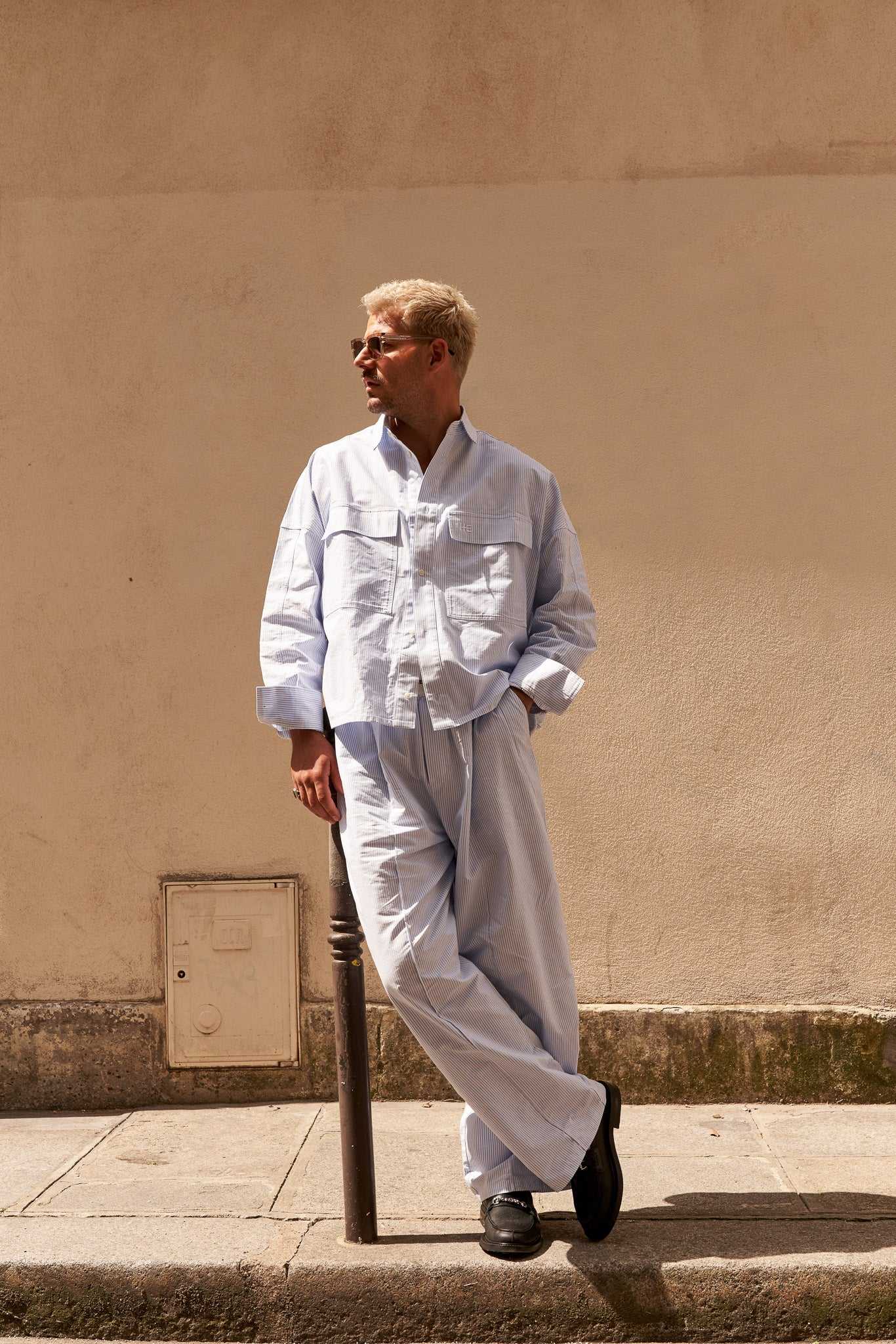 Wide silhouette Pants Pleated Oxford trousers in striped organic cotton with stitched crease and elastic waistband