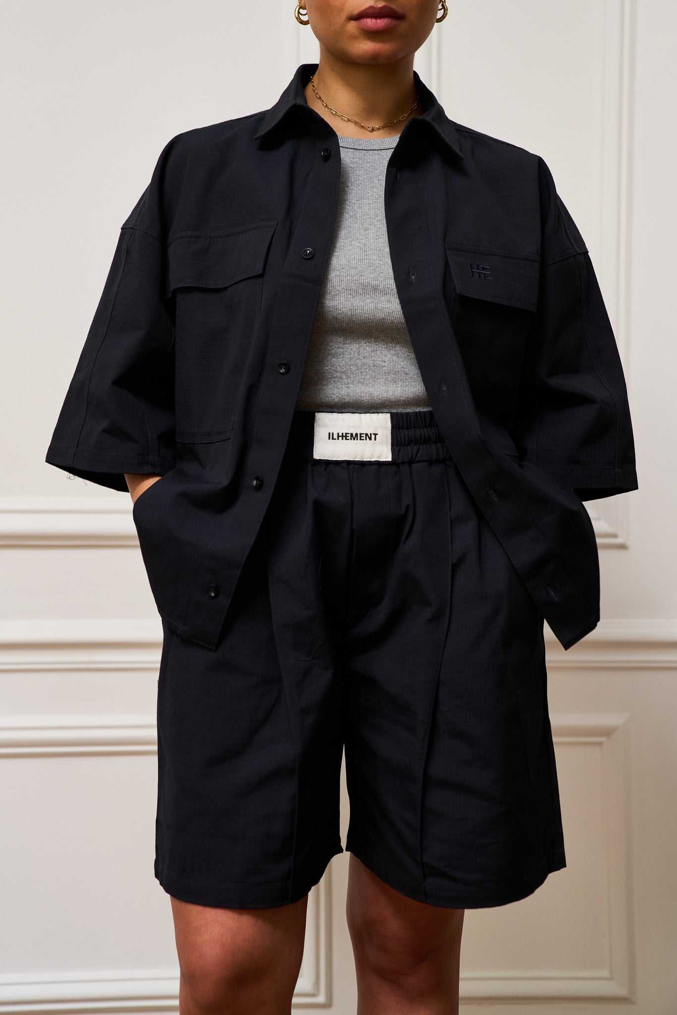 Pleated Ripstop cotton shorts with a wide Bermuda cut and flap pockets