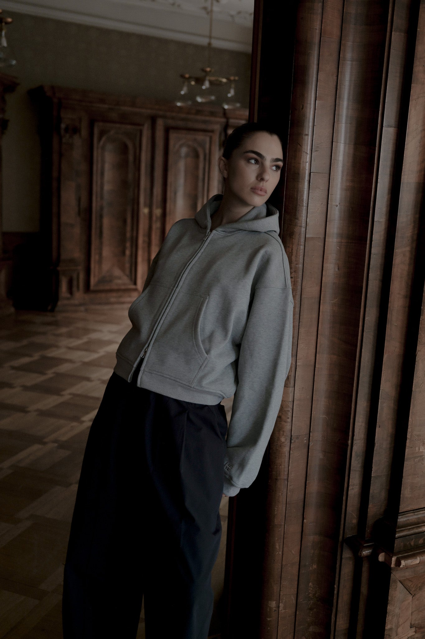 Adar Grey Boxy Zip Hoodie | ILHEMENT